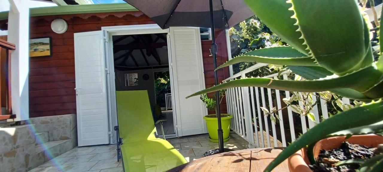 Gite Mamour - Charmant Petit Bungalow A Decouvrir Baillif 外观 照片